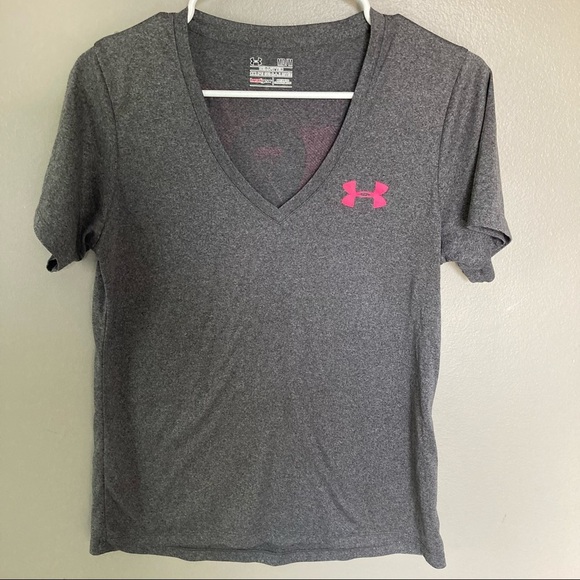 Under Armour Tops - Under Armour Semi-Fitted Tee